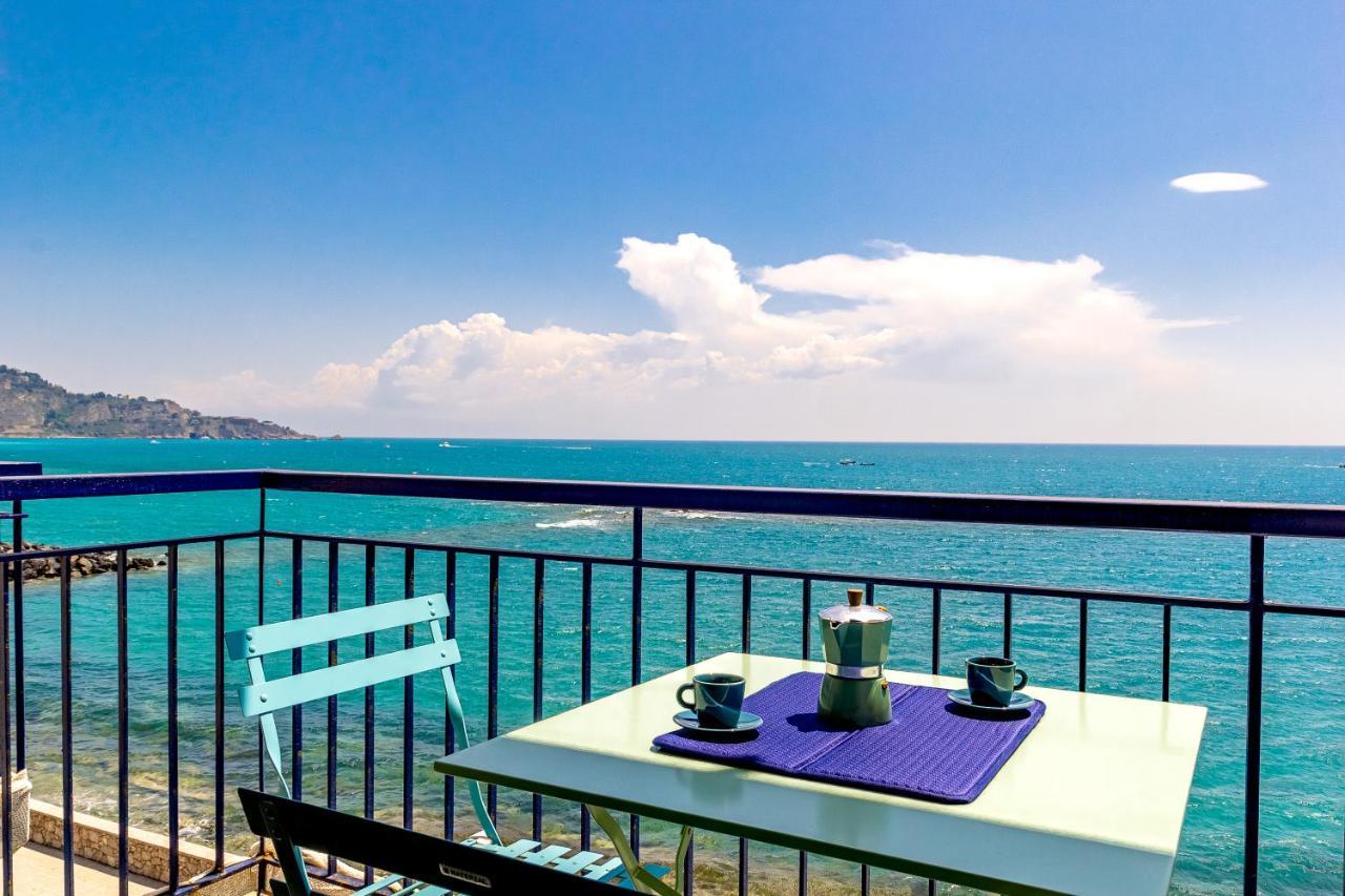 Mari Sea Home Giardini Naxos Eksteriør bilde