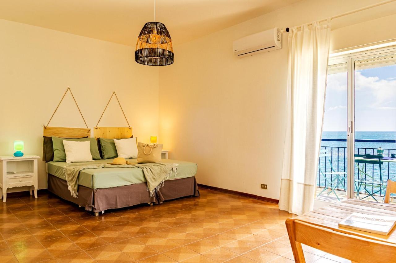 Mari Sea Home Giardini Naxos Eksteriør bilde